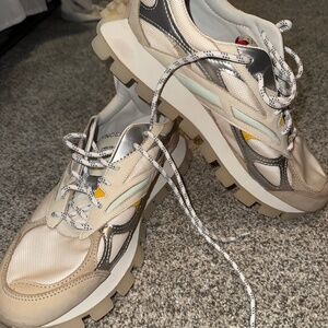 Oncept Women's Oslo Low Top Sneakers size 9.5 in Ivory Moon